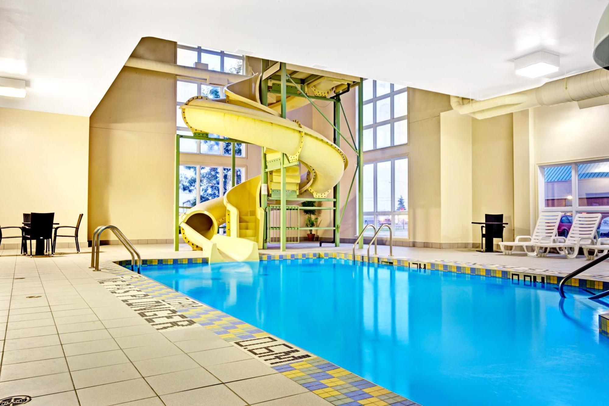 Super 8 By Wyndham St-Jerome Hotel Saint-Jerome Luaran gambar