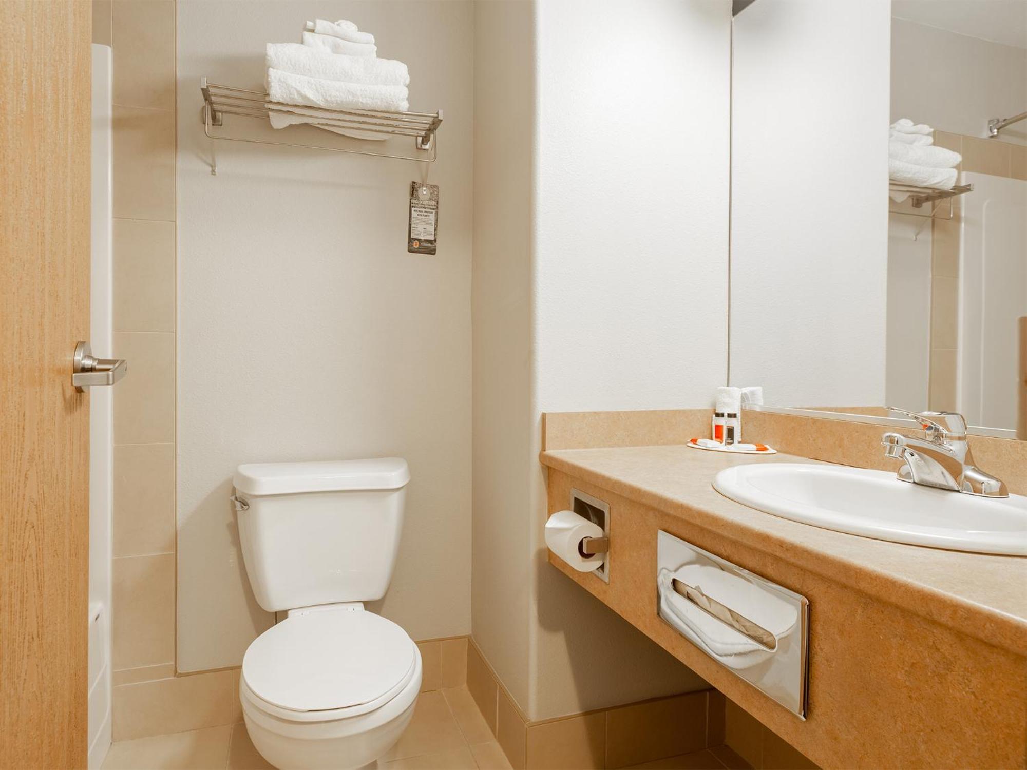 Super 8 By Wyndham St-Jerome Hotel Saint-Jerome Luaran gambar
