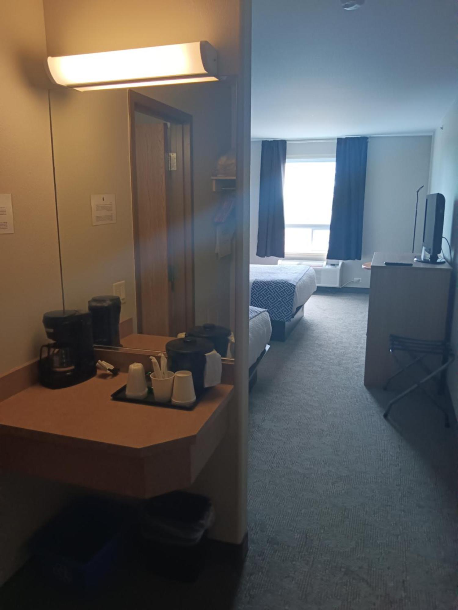 Super 8 By Wyndham St-Jerome Hotel Saint-Jerome Luaran gambar