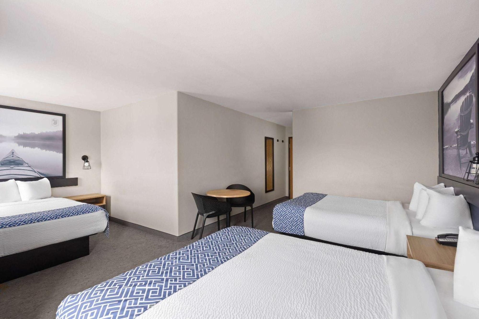 Super 8 By Wyndham St-Jerome Hotel Saint-Jerome Luaran gambar