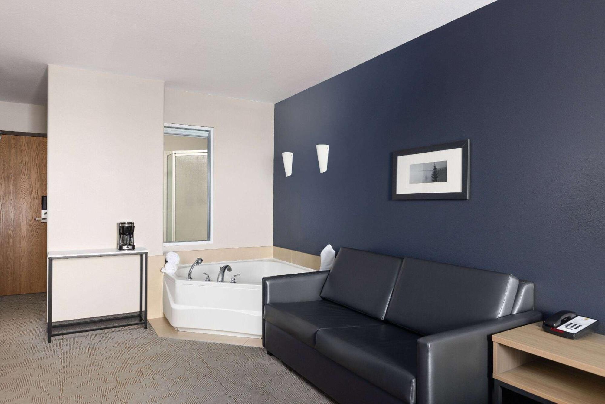 Super 8 By Wyndham St-Jerome Hotel Saint-Jerome Luaran gambar