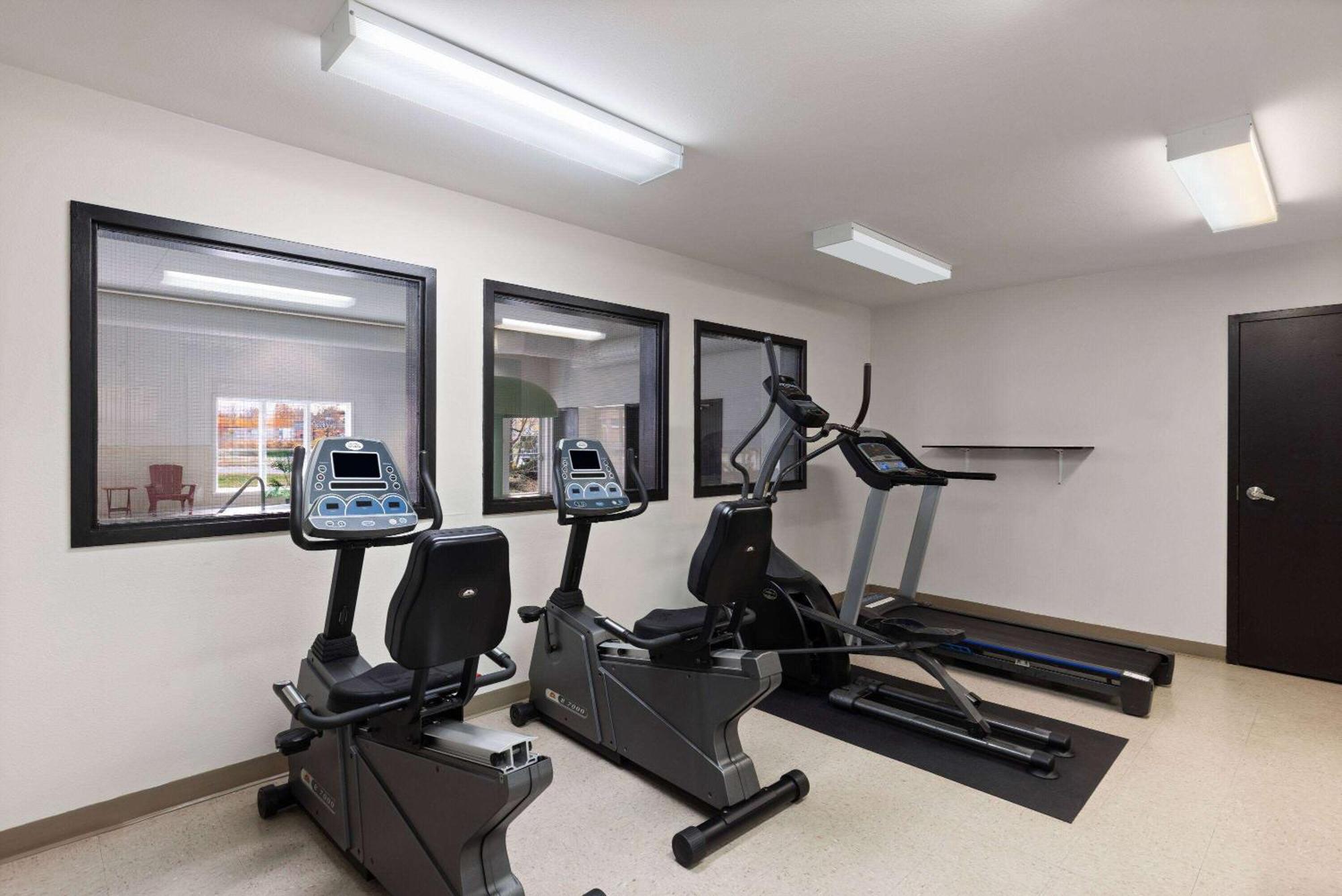 Super 8 By Wyndham St-Jerome Hotel Saint-Jerome Luaran gambar