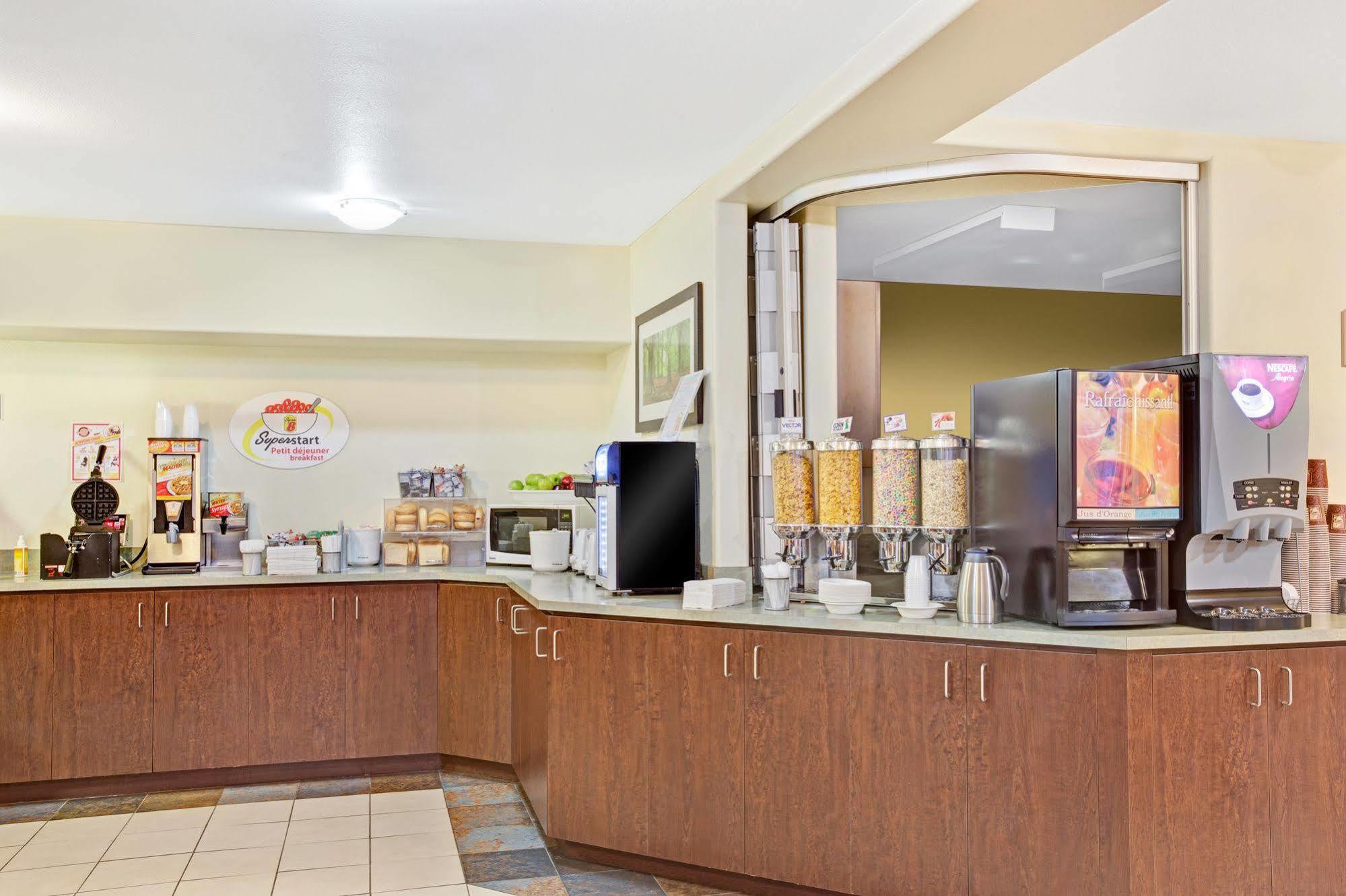 Super 8 By Wyndham St-Jerome Hotel Saint-Jerome Luaran gambar